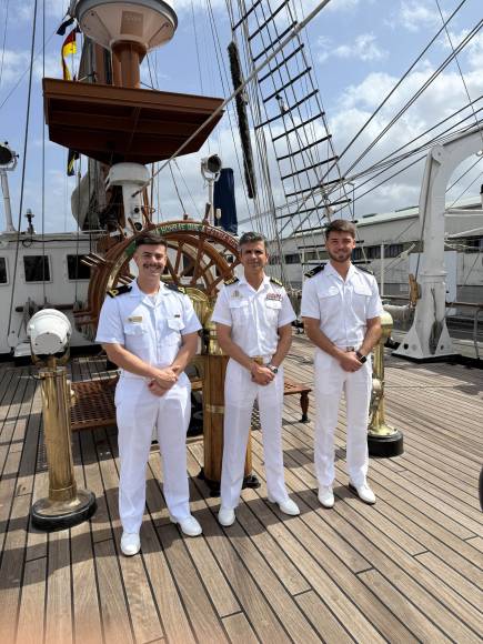 Militares de Espanha e do Brasil terminam viagem a bordo do NRP Sagres 2